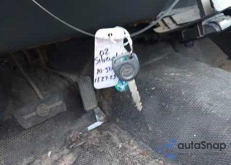 2002 Chevrolet Silverado 2500Hd from USA, damaged, VIN 1GCHC24U42E296228